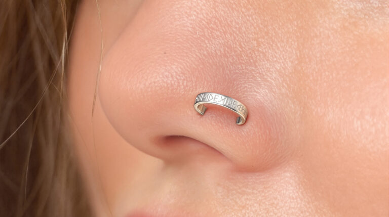 The “Hidden” Septum: How to Flip Your Piercing Before Grandma’s Holiday Dinner